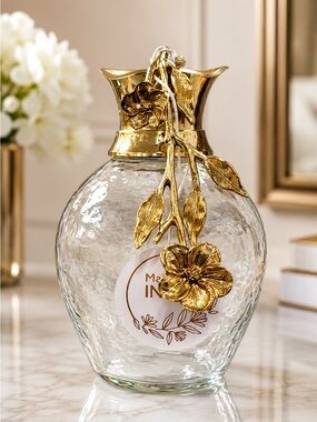Elegant Gold-Accent pitcher Glass